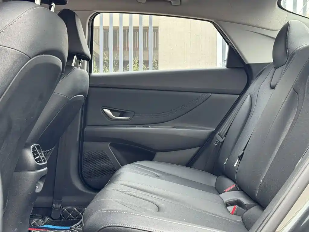 Hyundai Elantra 2023