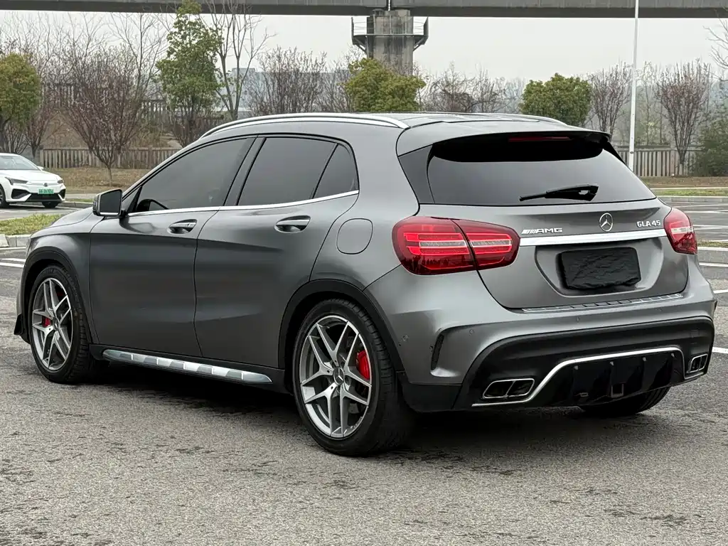 Mercedes-Benz GLA AMG 2018 — фото 7