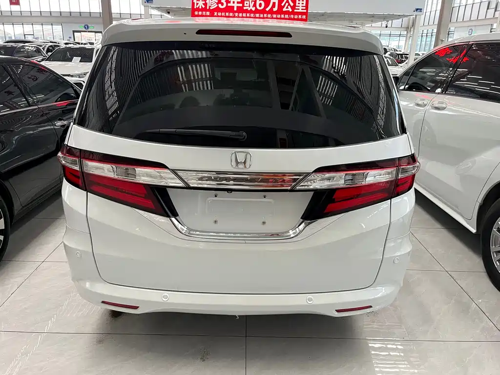 Honda Odyssey 2015 — фото 8
