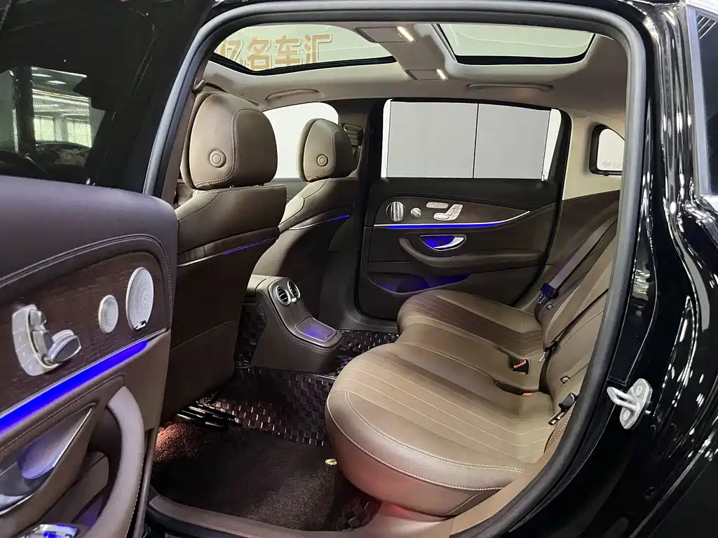 Mercedes-Benz E-Class 2023 — фото 7