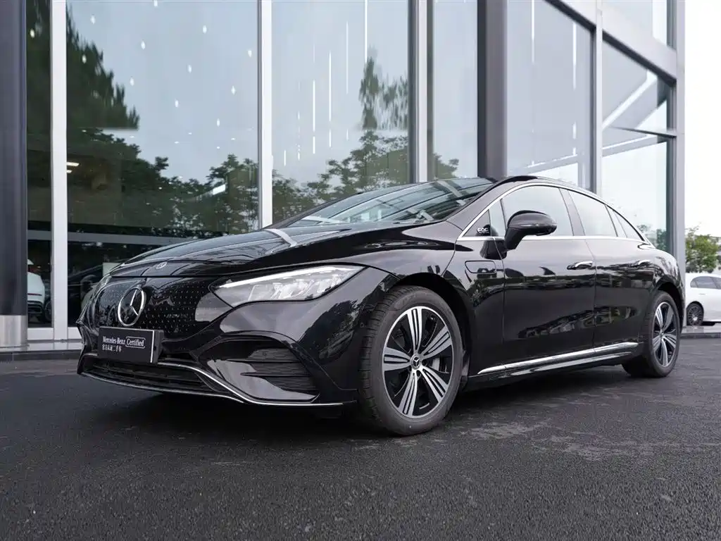 Mercedes-Benz EQE 2025 — фото 1
