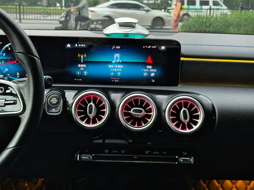 Mercedes-Benz A-Class 2019 — фото 14