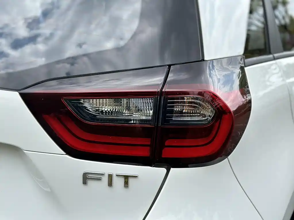 Honda Fit 2023 — фото 9