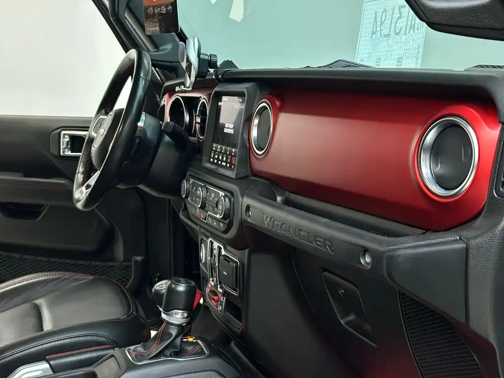 Jeep Wrangler 2021 — фото 22