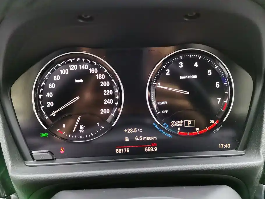 BMW 1 Series 2023 — фото 14