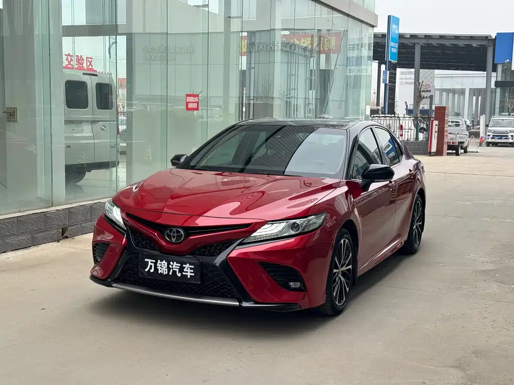 Toyota Camry 2020 — фото 2