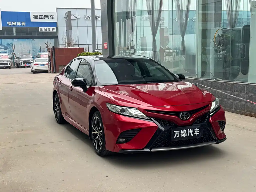 Toyota Camry 2020 — фото 3