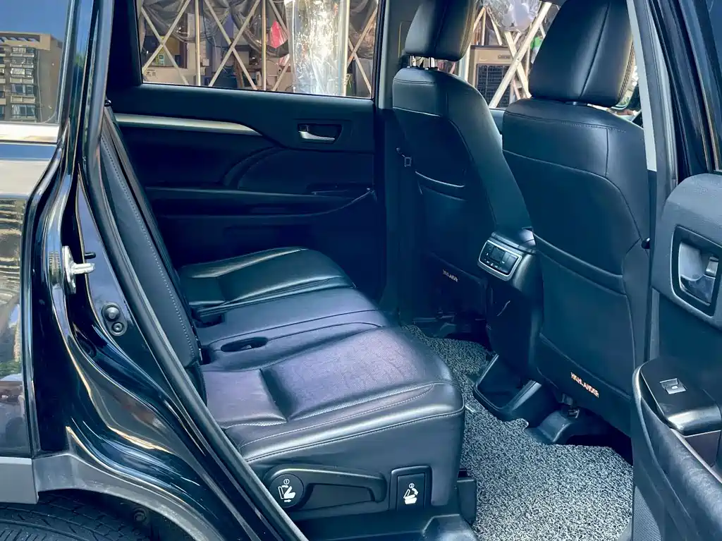 Toyota Highlander 2018 — фото 10