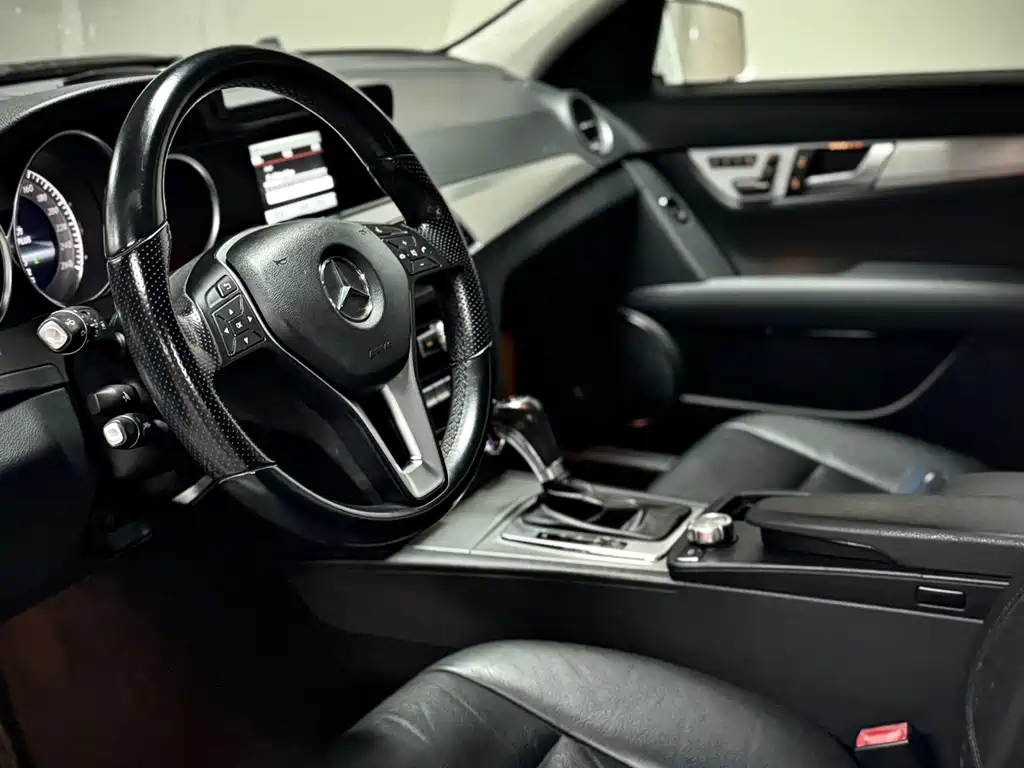 Mercedes-Benz C-Class 2012 — фото 11