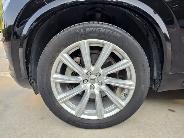 Volvo XC90 2019