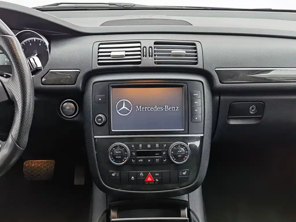 Mercedes-Benz R-Class 2017 — фото 12