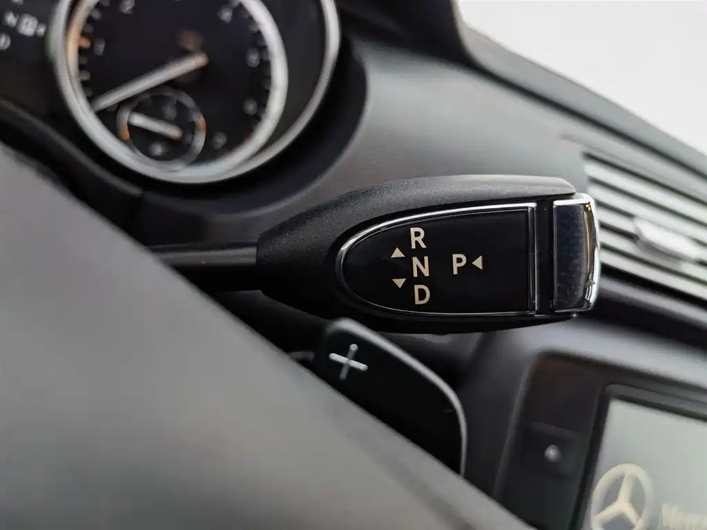 Mercedes-Benz R-Class 2017 — фото 13