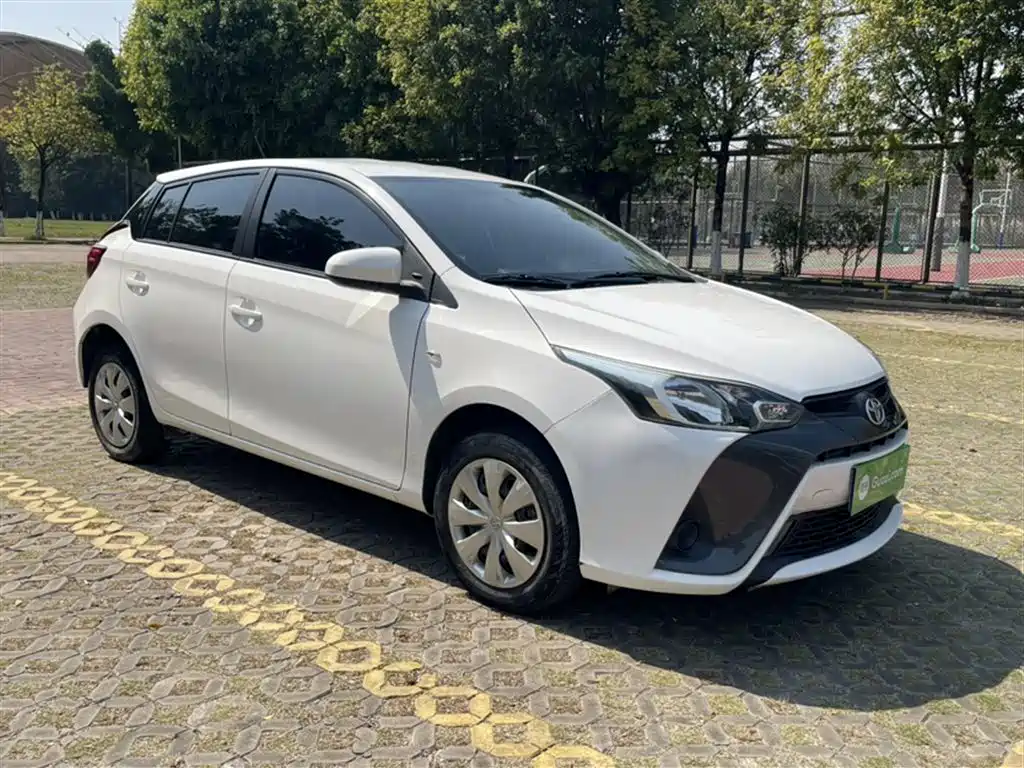 Toyota Yaris L 2020 — фото 23