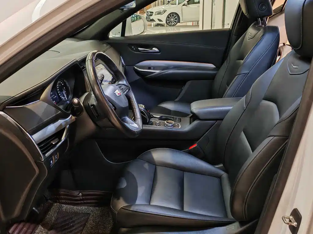 Cadillac XT4 2019 — фото 15