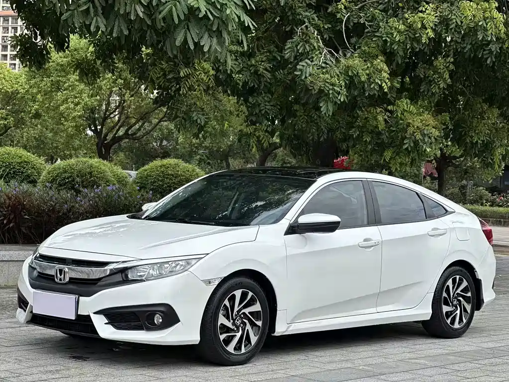Honda Civic 2018 — фото 1