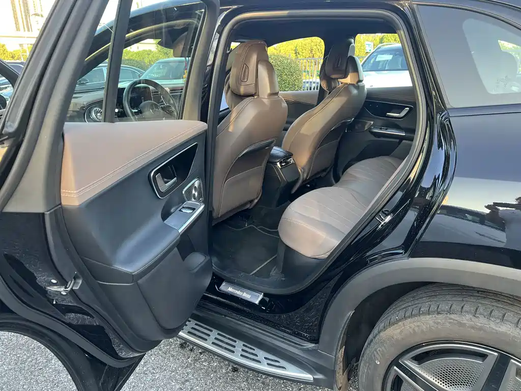 Mercedes-Benz EQE SUV 2025 — фото 12
