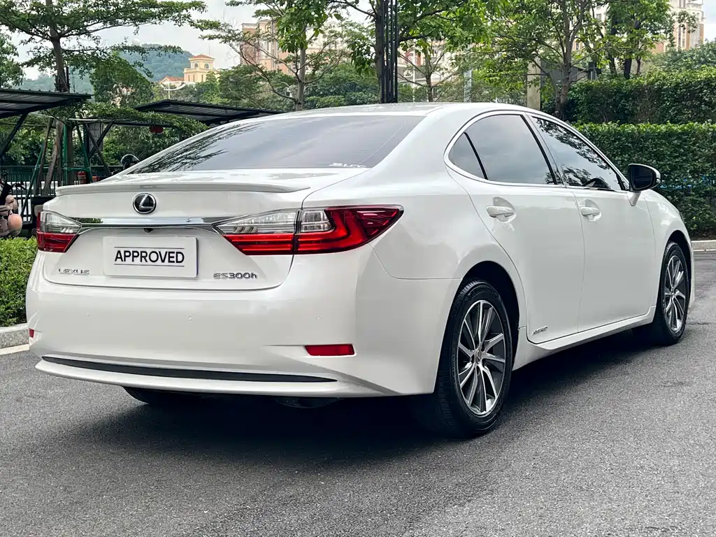 Lexus ES 2016 — фото 5