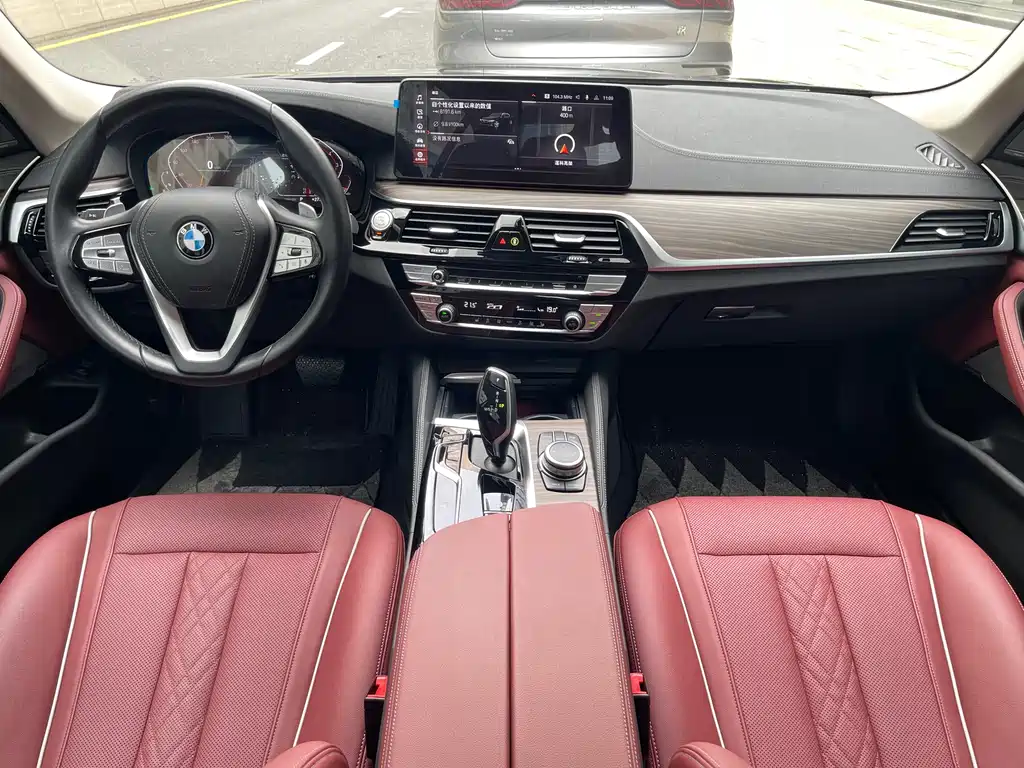 BMW 5 Series 2022 — фото 18