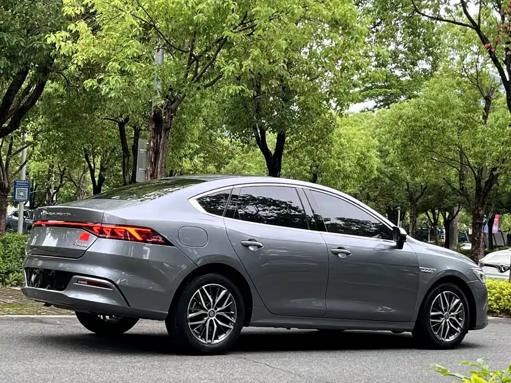 BYD Qin PLUS 2022 — фото 4