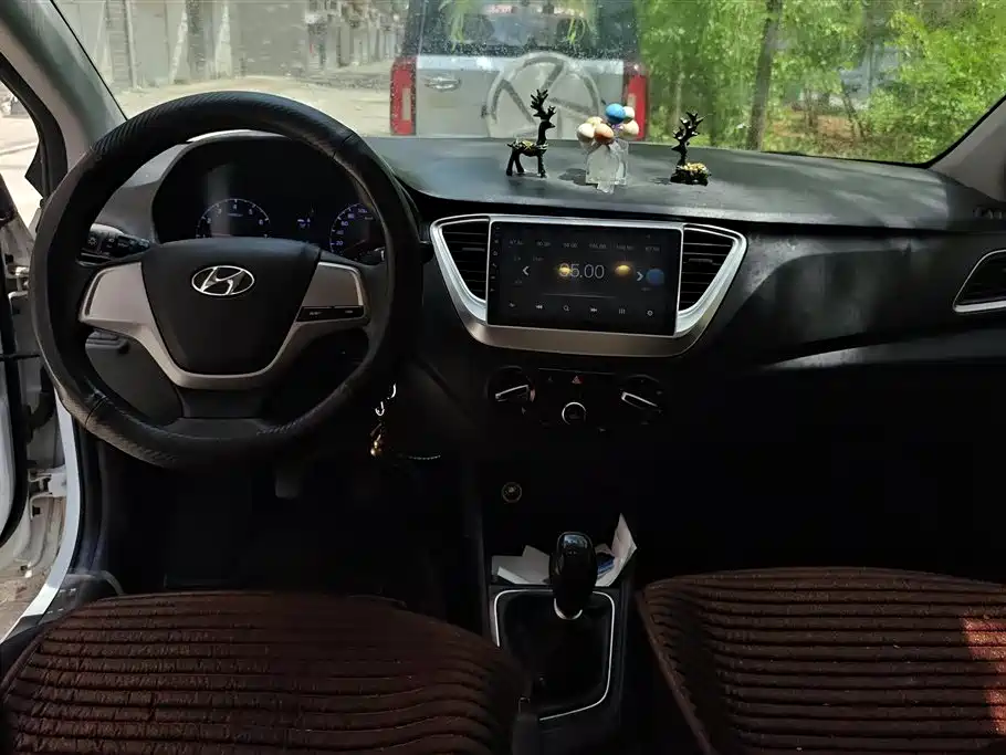 Hyundai Verna 2018 — фото 12