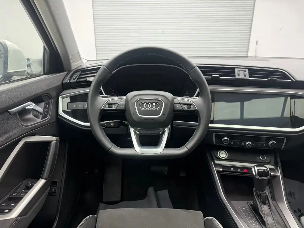Audi Q3 2022 — фото 10