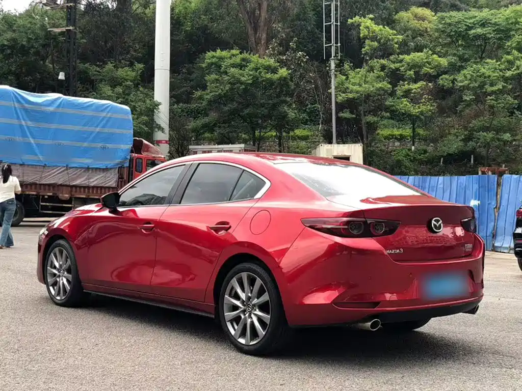 Mazda 3 Axela 2021 — фото 10