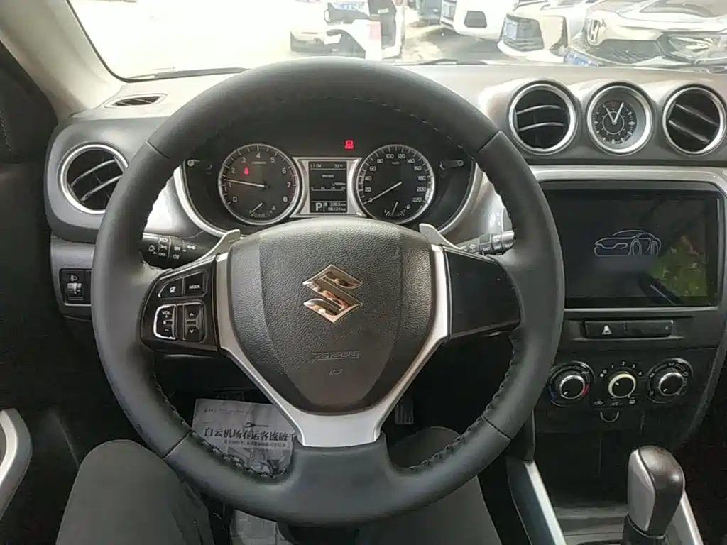 Suzuki Vitara 2016 — фото 11