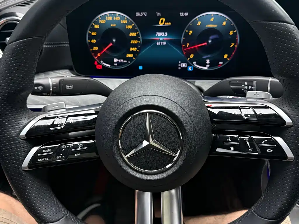 Mercedes-Benz E-Class 2020 — фото 13