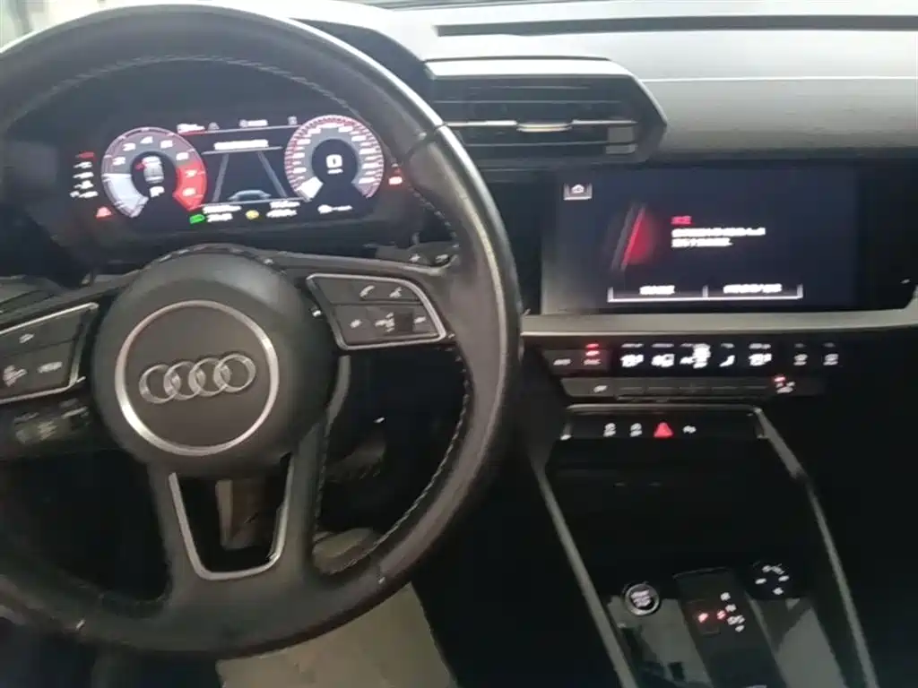 Audi A3 2023 — фото 10