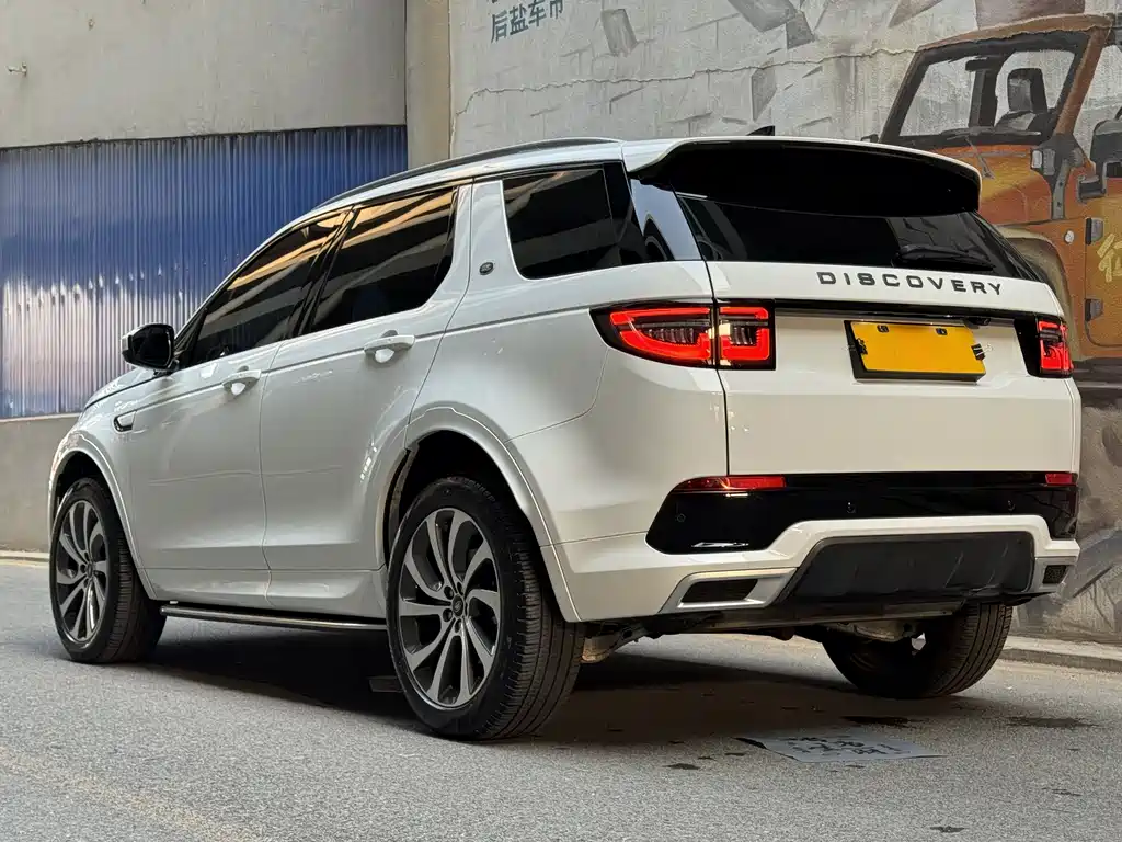 Land Rover Discovery Sport 2023 — фото 4