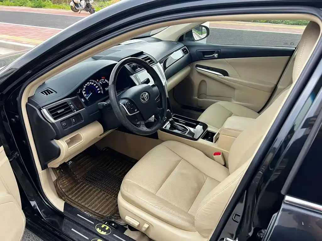 Toyota Camry 2017 — фото 5