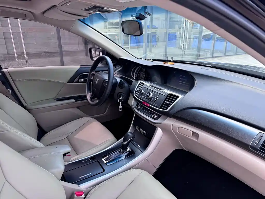Honda Accord 2015 — фото 13