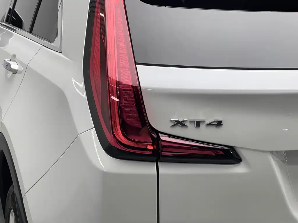 Cadillac XT4 2022 — фото 20