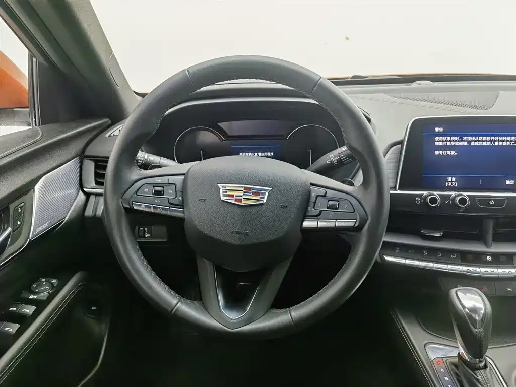 Cadillac CT4 2024 — фото 11
