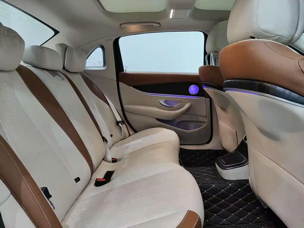 Mercedes-Benz E-Class 2022 — фото 10