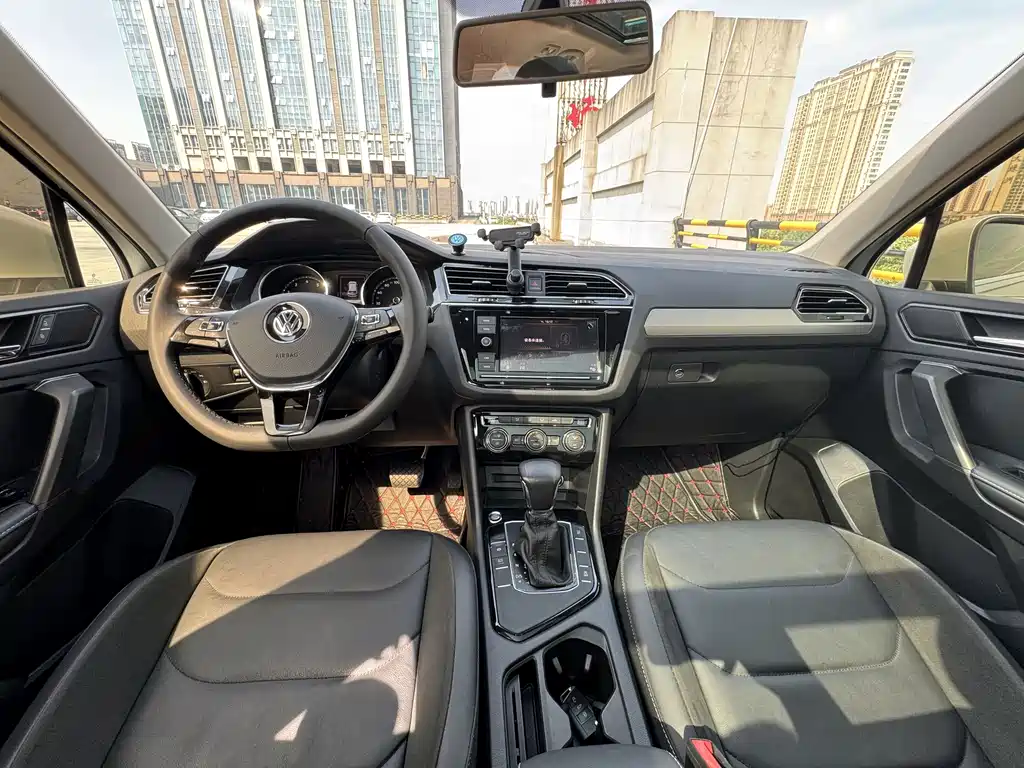 Volkswagen Tiguan L 2019 — фото 8