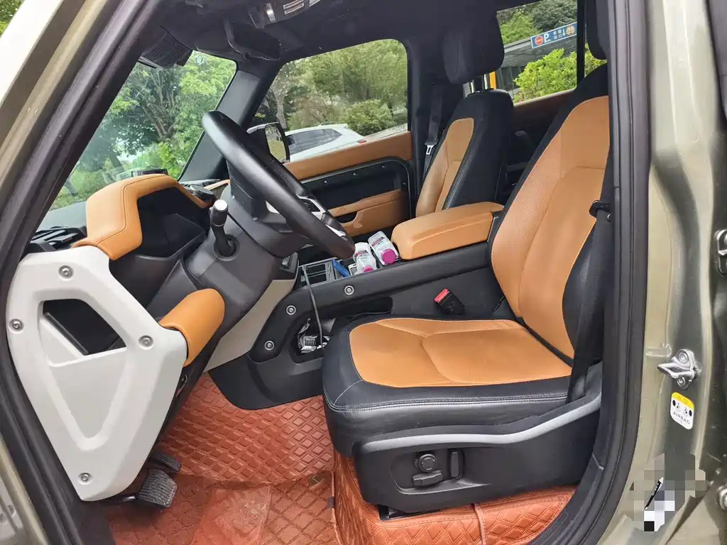 Land Rover Defender 2024 — фото 17
