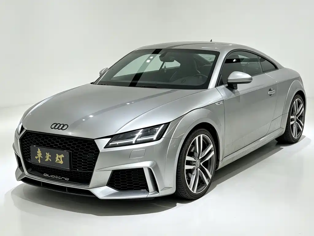 Audi TT 2015 — фото 1