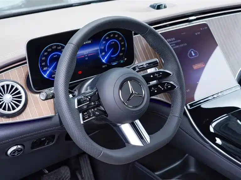 Mercedes-Benz EQE SUV 2025 — фото 14
