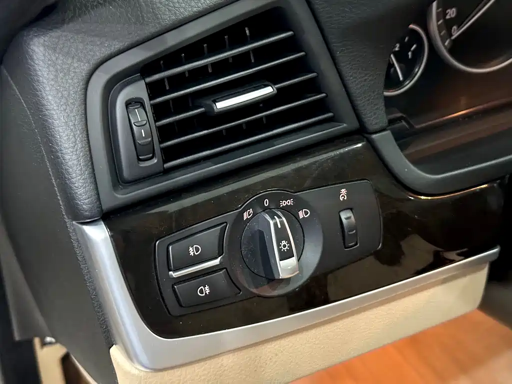 BMW 5 Series 2013 — фото 13