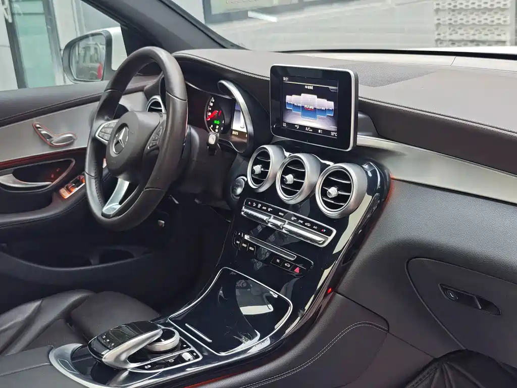 Mercedes-Benz GLC 2019 — фото 8