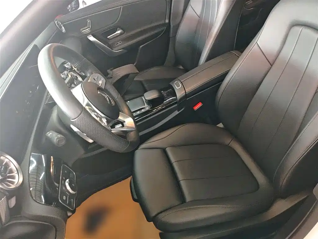 Mercedes-Benz A-Class 2022 — фото 11