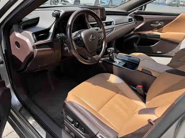 Lexus ES 2018