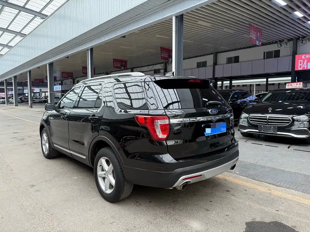 Ford Explorer 2017 — фото 19