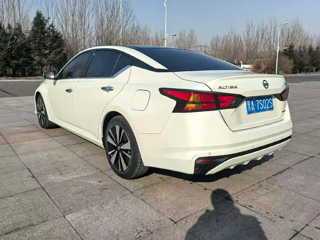 Nissan Teana 2022