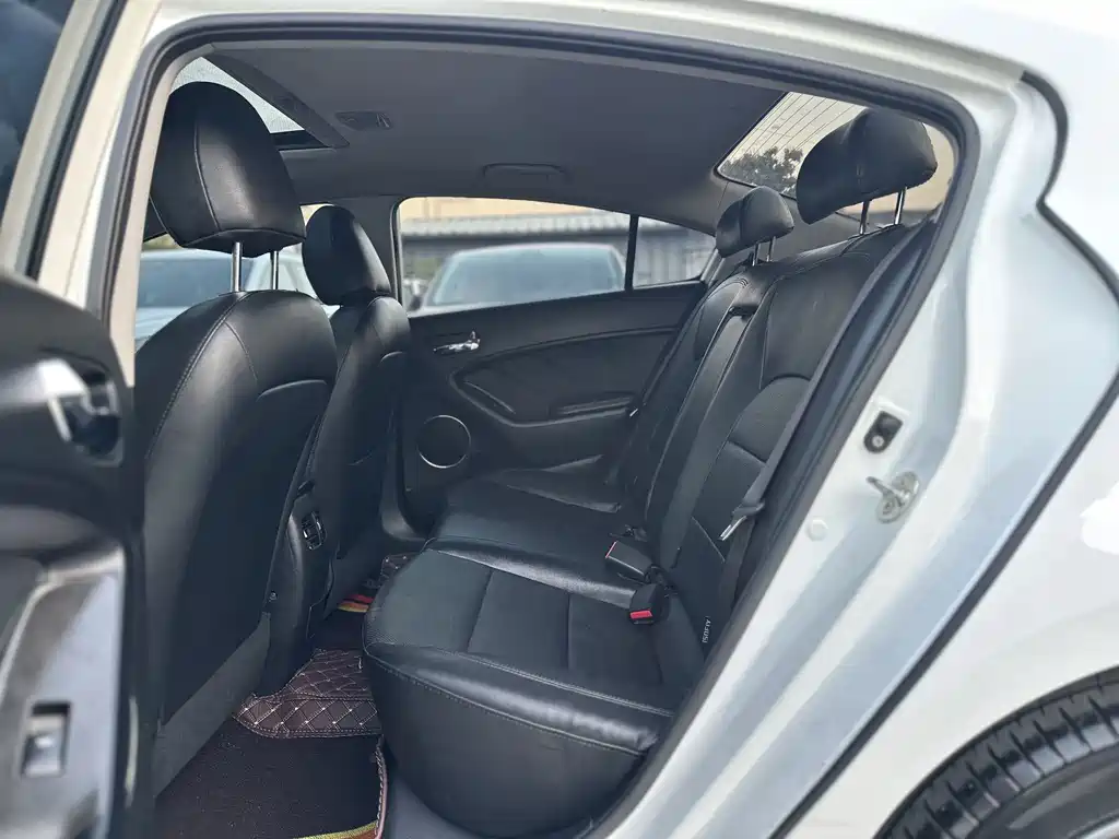 Kia K3 2013