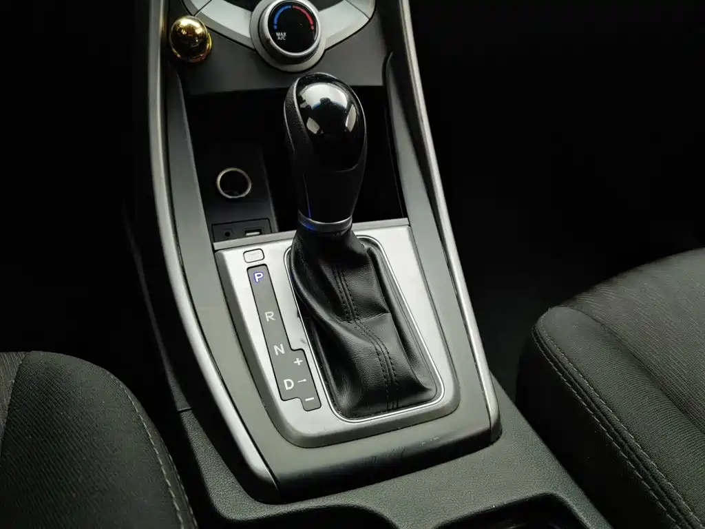 Hyundai Elantra Langdong 2017 — фото 13