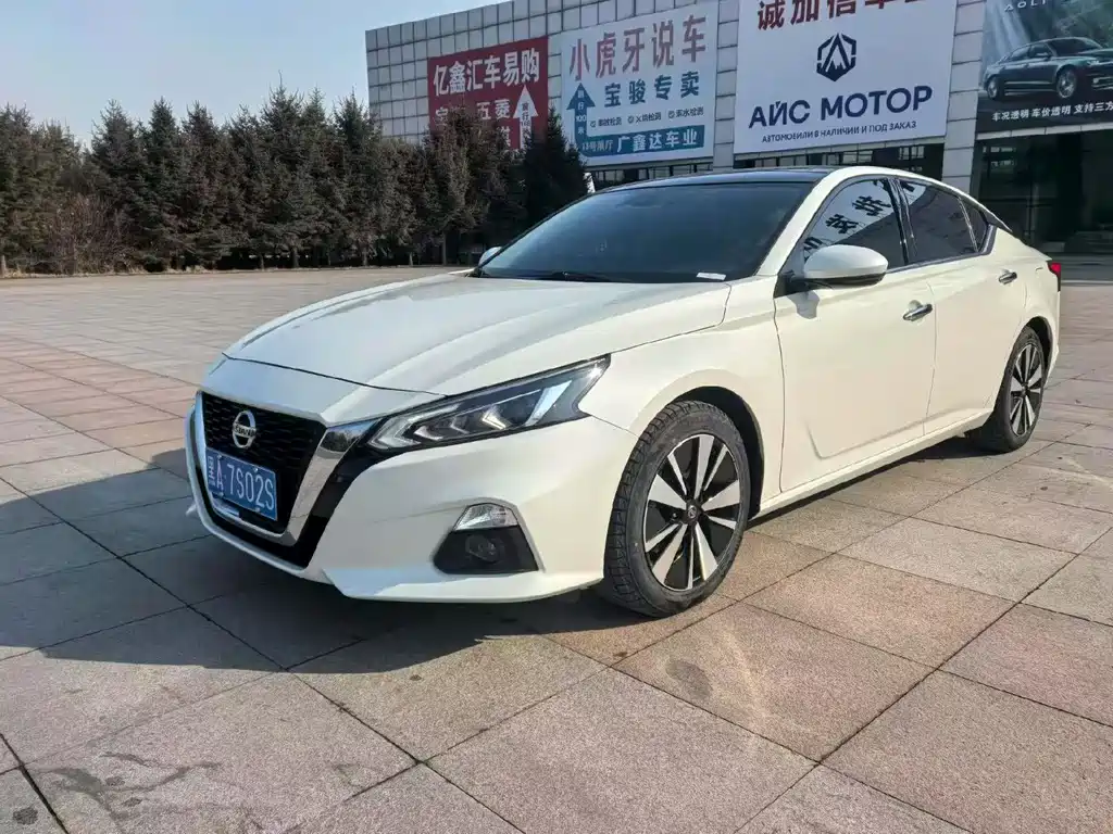 Nissan Teana 2022