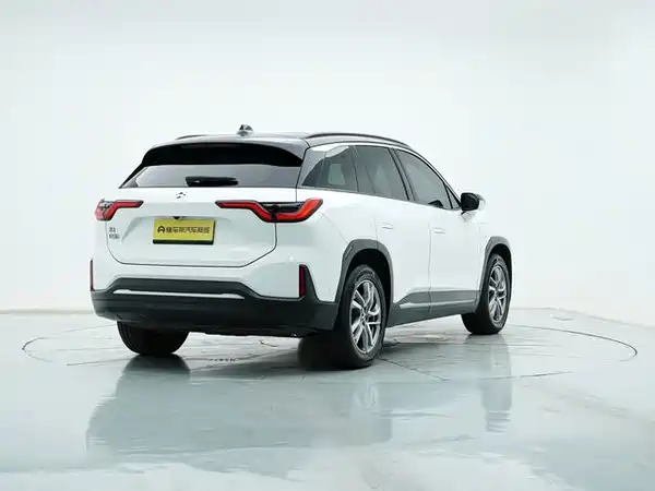 NIO ES6 2021