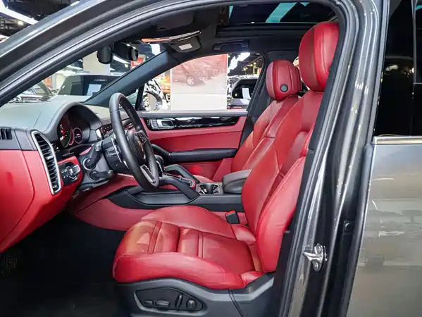 Porsche Cayenne 2022